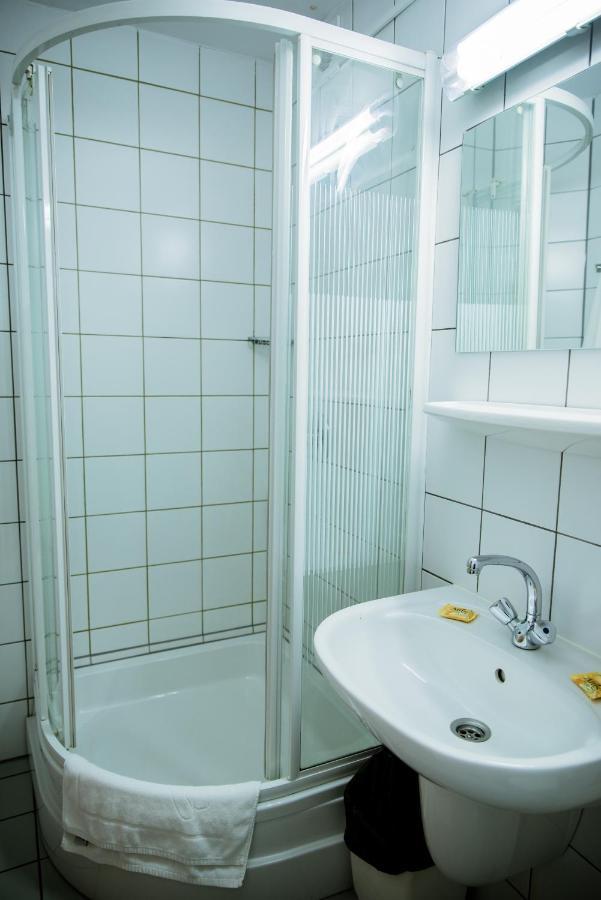Miedzynarodowy Dom Spotkan Mlodziezy W Oswiecimiu Extérieur photo