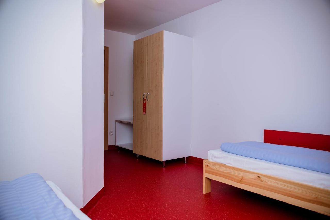 Miedzynarodowy Dom Spotkan Mlodziezy W Oswiecimiu Extérieur photo