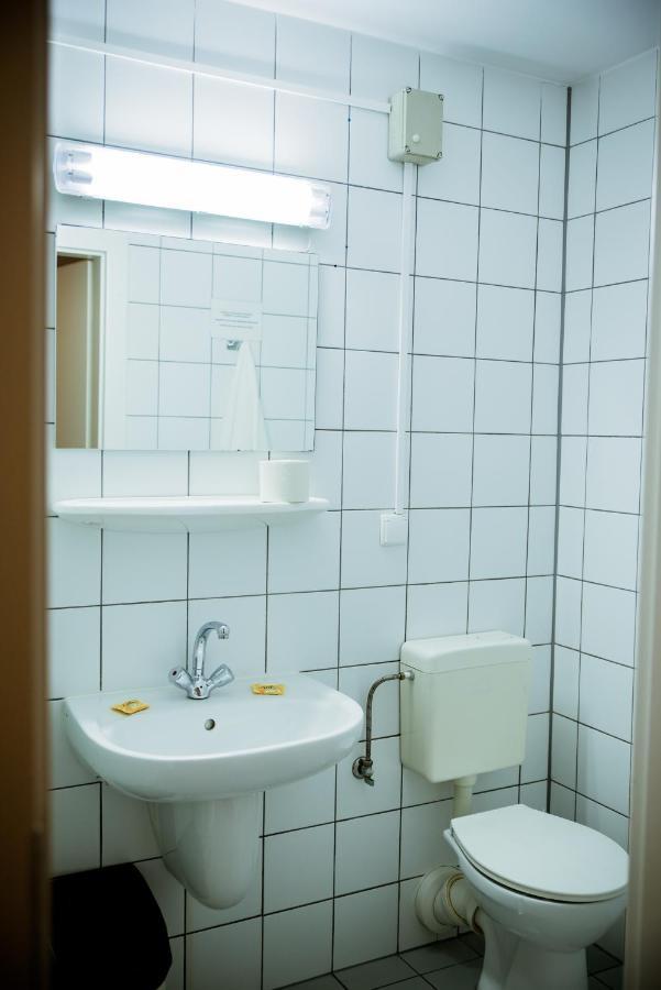 Miedzynarodowy Dom Spotkan Mlodziezy W Oswiecimiu Extérieur photo