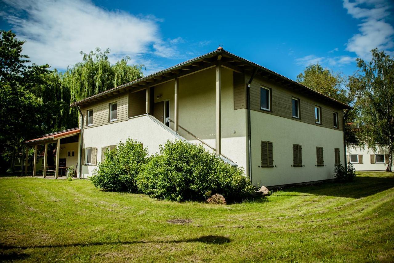 Miedzynarodowy Dom Spotkan Mlodziezy W Oswiecimiu Extérieur photo