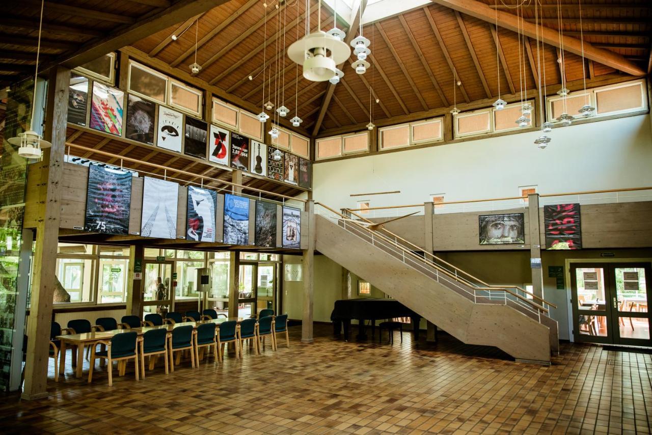 Miedzynarodowy Dom Spotkan Mlodziezy W Oswiecimiu Extérieur photo