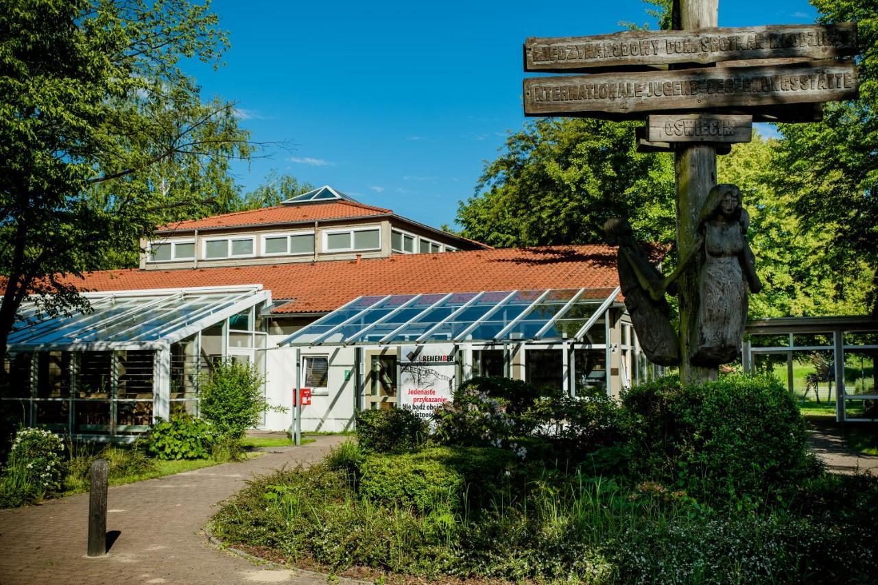 Miedzynarodowy Dom Spotkan Mlodziezy W Oswiecimiu Extérieur photo